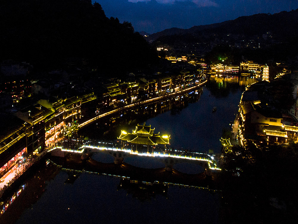 9.鳳凰風(fēng)、雪、雨、霧橋 配圖3.jpg